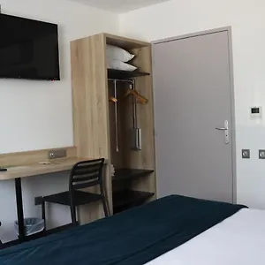 https://village-hotel.hotels-rhonealpes.com